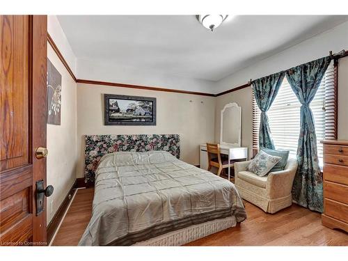 1798 King Street E, Cambridge, ON - Indoor Photo Showing Bedroom