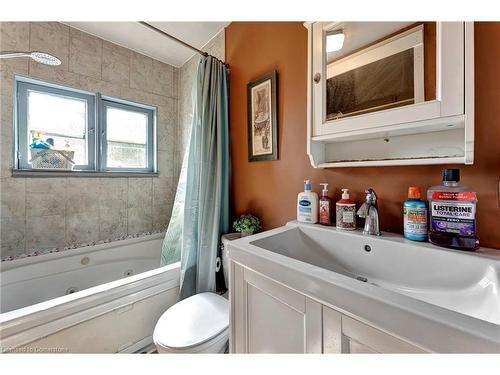 1798 King Street E, Cambridge, ON - Indoor Photo Showing Bathroom