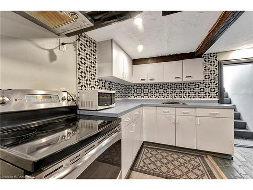 1798 King Street E, Cambridge, ON - Indoor Photo Showing Kitchen