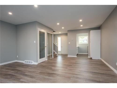 8-450 Pioneer Drive, Kitchener, ON - Indoor Photo Showing Other Room