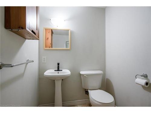 8-450 Pioneer Drive, Kitchener, ON - Indoor Photo Showing Bathroom