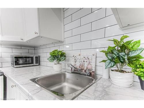 1-55 Meinzinger Avenue, Kitchener, ON - Indoor Photo Showing Kitchen