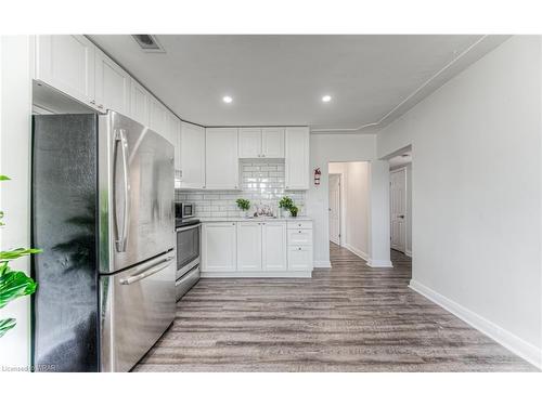 1-55 Meinzinger Avenue, Kitchener, ON - Indoor Photo Showing Kitchen