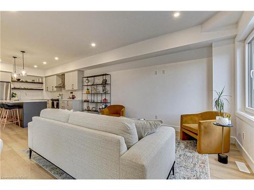 3377 David Milne Way, London, ON - Indoor Photo Showing Living Room