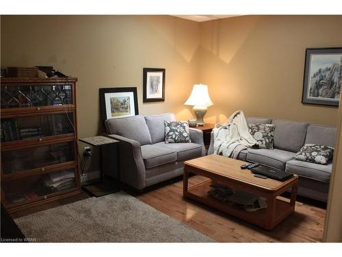 14-75 Beasley Crescent, Cambridge, ON - Indoor Photo Showing Living Room