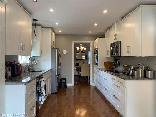 14-75 Beasley Crescent, Cambridge, ON - Indoor Photo Showing Kitchen With Upgraded Kitchen