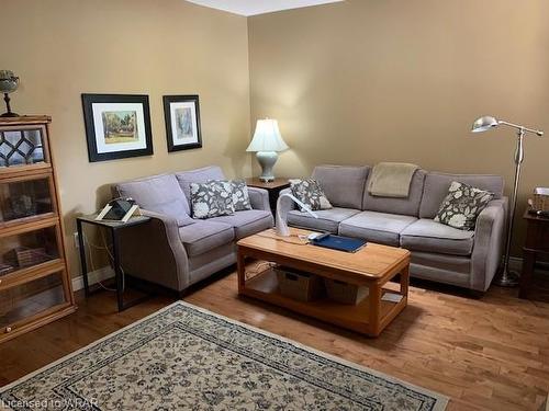 14-75 Beasley Crescent, Cambridge, ON - Indoor Photo Showing Living Room