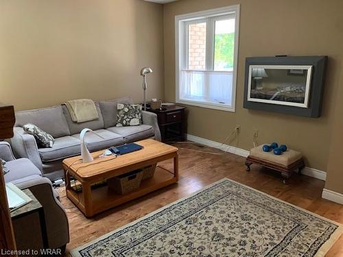 14-75 Beasley Crescent, Cambridge, ON - Indoor Photo Showing Living Room