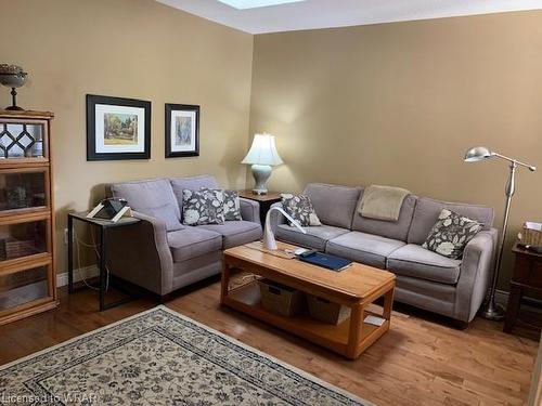 14-75 Beasley Crescent, Cambridge, ON - Indoor Photo Showing Living Room