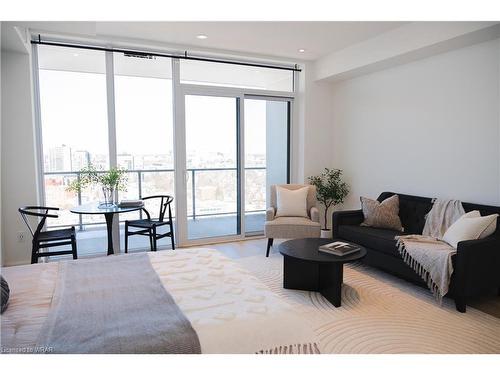 611-741 King Street, Kitchener, ON - Indoor Photo Showing Living Room