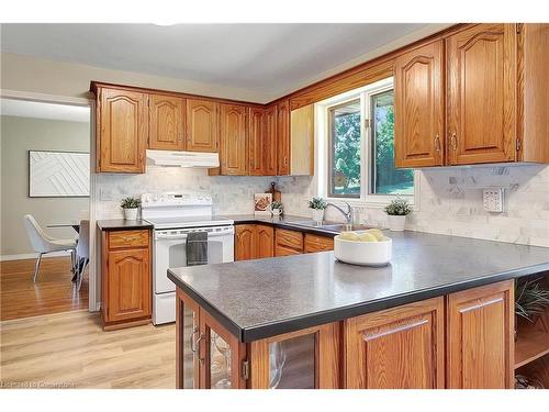 1654 Clyde Road, Cambridge, ON - Indoor Photo Showing Kitchen With Double Sink