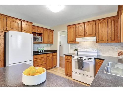 1654 Clyde Road, Cambridge, ON - Indoor Photo Showing Kitchen With Double Sink