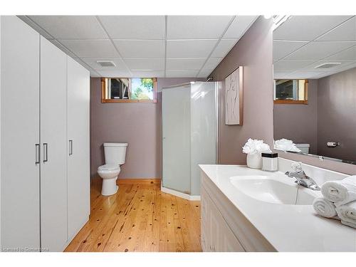 1654 Clyde Road, Cambridge, ON - Indoor Photo Showing Bathroom