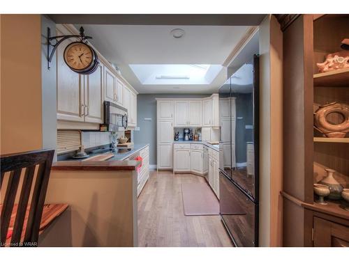 15 Hawthorne Road, Cambridge, ON - Indoor Photo Showing Kitchen