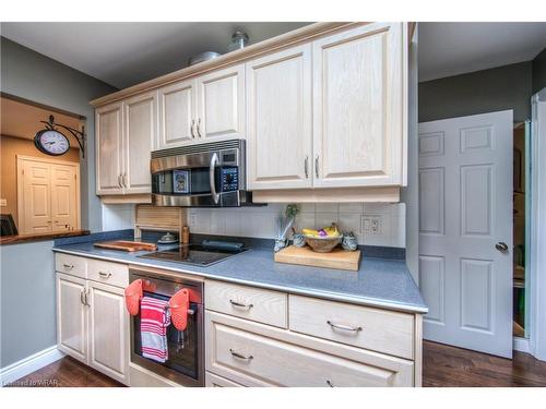 15 Hawthorne Road, Cambridge, ON - Indoor Photo Showing Kitchen