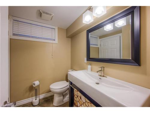 15 Hawthorne Road, Cambridge, ON - Indoor Photo Showing Bathroom