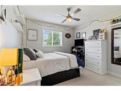 222 17Th Avenue, Hanover, ON - Indoor Photo Showing Bedroom