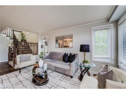 902 Atlantic Boulevard, Waterloo, ON - Indoor Photo Showing Living Room