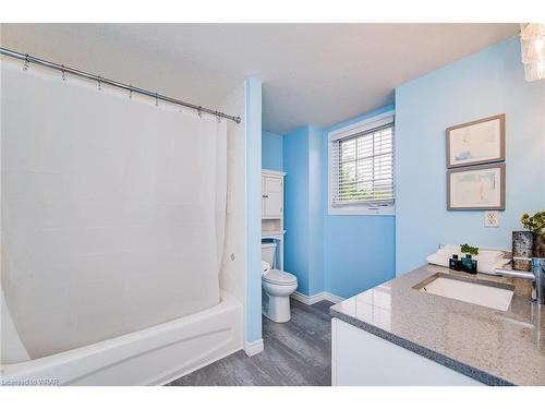 902 Atlantic Boulevard, Waterloo, ON - Indoor Photo Showing Bathroom