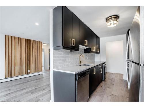 267 Traynor Avenue, Kitchener, ON - Indoor Photo Showing Kitchen With Upgraded Kitchen