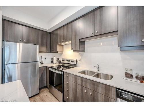 418-251 Northfield Drive, Waterloo, ON - Indoor Photo Showing Kitchen With Double Sink With Upgraded Kitchen