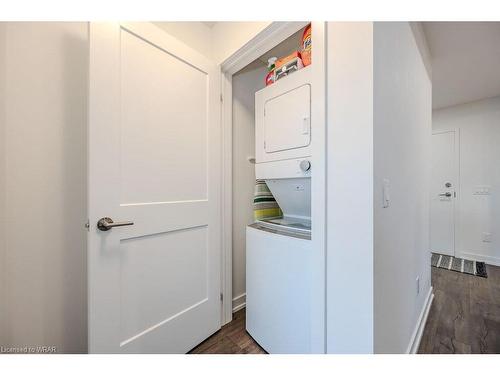 418-251 Northfield Drive, Waterloo, ON - Indoor Photo Showing Laundry Room