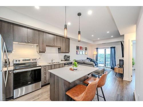 418-251 Northfield Drive, Waterloo, ON - Indoor Photo Showing Kitchen With Double Sink With Upgraded Kitchen