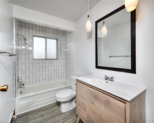 5-357 Connaught Street, Kitchener, ON - Indoor Photo Showing Bathroom