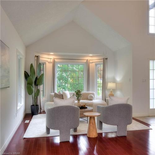 523 Heather Hill Place, Waterloo, ON - Indoor Photo Showing Dining Room