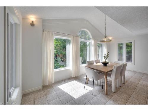 523 Heather Hill Place, Waterloo, ON - Indoor Photo Showing Dining Room