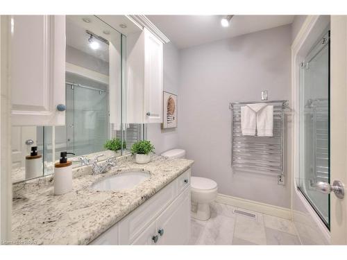 523 Heather Hill Place, Waterloo, ON - Indoor Photo Showing Bathroom