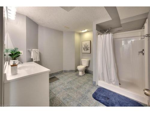 523 Heather Hill Place, Waterloo, ON - Indoor Photo Showing Bathroom