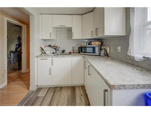 324 Maple Avenue, Kitchener, ON - Indoor Photo Showing Kitchen