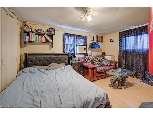 324 Maple Avenue, Kitchener, ON - Indoor Photo Showing Bedroom