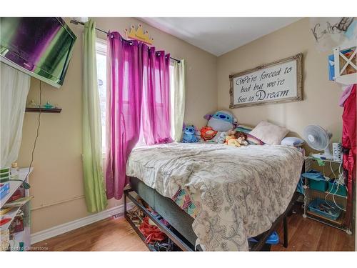 324 Maple Avenue, Kitchener, ON - Indoor Photo Showing Bedroom