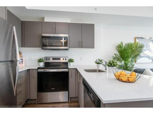 609-103 Roger Street, Waterloo, ON - Indoor Photo Showing Kitchen