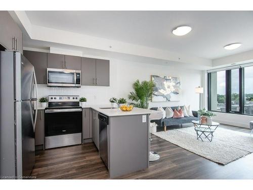 609-103 Roger Street, Waterloo, ON - Indoor Photo Showing Kitchen