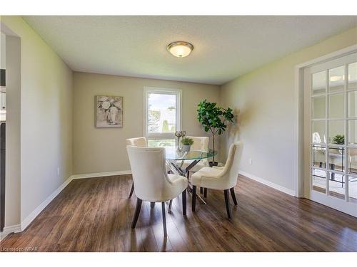 15 Rolling Brook Lane, New Hamburg, ON - Indoor Photo Showing Dining Room