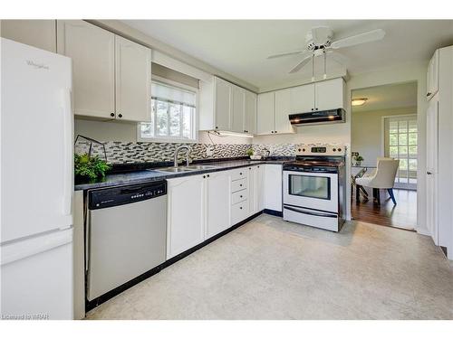 15 Rolling Brook Lane, New Hamburg, ON - Indoor Photo Showing Kitchen With Double Sink