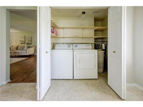 15 Rolling Brook Lane, New Hamburg, ON - Indoor Photo Showing Laundry Room