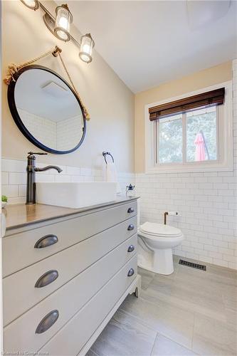 11 Cecile Drive, Kitchener, ON - Indoor Photo Showing Bathroom