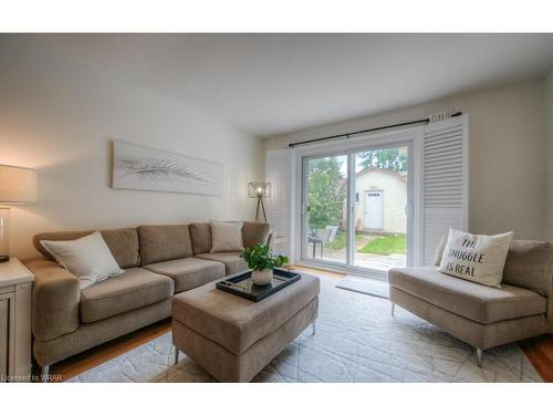 93 Bismark Drive, Cambridge, ON - Indoor Photo Showing Living Room