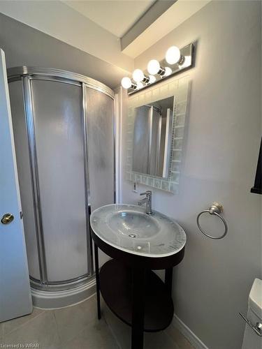 213 Northlake Drive, Waterloo, ON - Indoor Photo Showing Bathroom