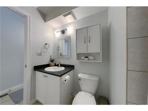 A-758 Bleams Road, Kitchener, ON - Indoor Photo Showing Bathroom