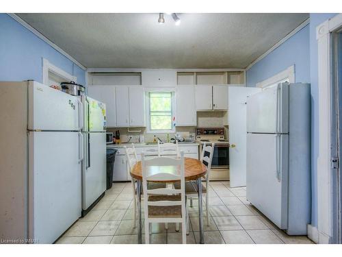 126 Albert Street, Waterloo, ON - Indoor Photo Showing Kitchen