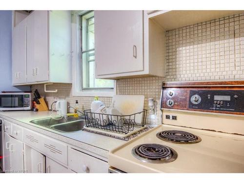 126 Albert Street, Waterloo, ON - Indoor Photo Showing Kitchen With Double Sink