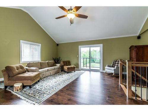 530 St Andrew Street E, Fergus, ON - Indoor Photo Showing Living Room