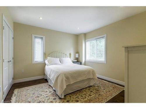 530 St Andrew Street E, Fergus, ON - Indoor Photo Showing Bedroom