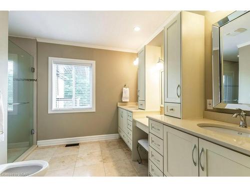 530 St Andrew Street E, Fergus, ON - Indoor Photo Showing Bathroom