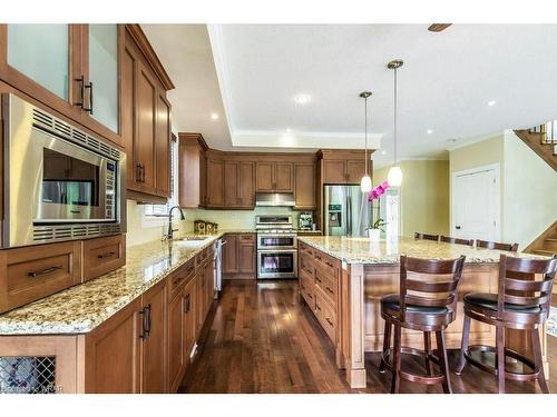 530 St Andrew Street E, Fergus, ON - Indoor Photo Showing Kitchen With Upgraded Kitchen